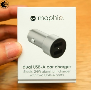 mophie Dual USB-A Car Charger
