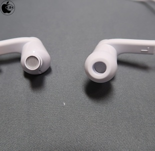 ROCKSTAR Lightningコネクタ付きイヤフォン