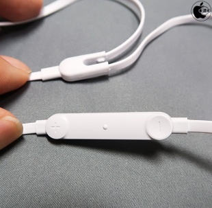 ROCKSTAR Lightningコネクタ付きイヤフォン