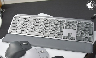 ロジクールMX KEYS アドバンスド ワイヤレス イルミネイテッド キーボード KX800