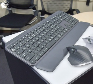 ロジクールMX KEYS アドバンスド ワイヤレス イルミネイテッド キーボード KX800