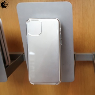 iPhone 11クリアケース