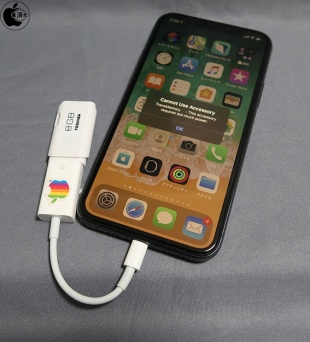 Apple Lightning - USBカメラアダプタ