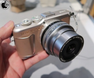 OLYMPUS PEN E-PL10