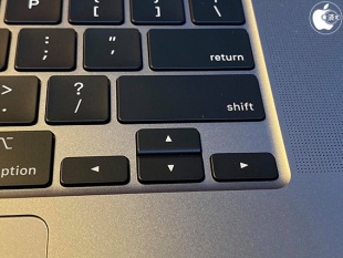 MacBook Pro (16-inch, 2019)：矢印キー