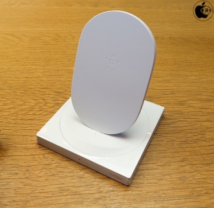 Belkin BOOST CHARGE Wireless Charging Stand - Special Edition