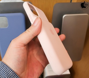 iPhone 11 Pro Max Smart Battery Case with Wireless Charging