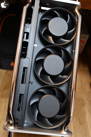 Mac Pro (2019)：大型軸流ファン