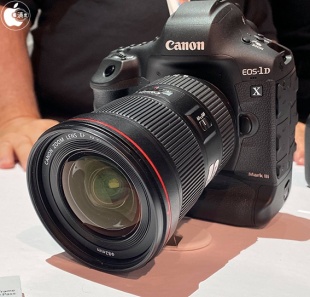 EOS-1D X Mark III
