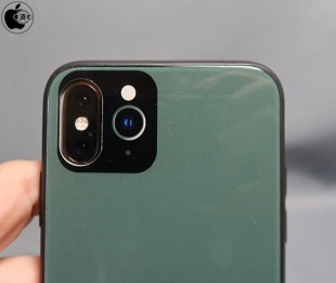 iPhone X/XSをiPhone 11 Proのカメラ風に変えるケース