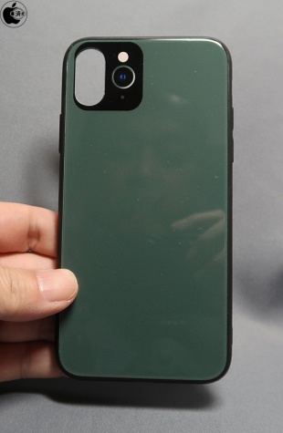 iPhone X/XSをiPhone 11 Proのカメラ風に変えるケース