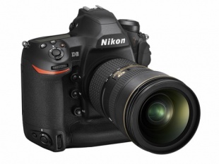 ニコン D6