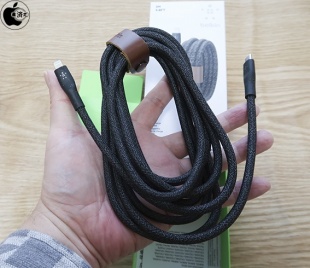 Belkin BOOST↑CHARGE USB-C Cable with Lightning Connector + Strap (3 m/10 ft.)