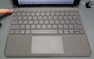 Logicool Combo Touch Keyboard Case with Trackpad for iPad（第7世代）