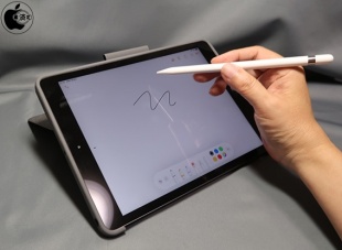 Logicool Combo Touch Keyboard Case with Trackpad for iPad（第7世代）