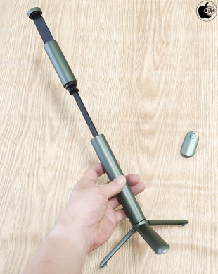 CliqueFie Selfie Stick with Tripod - Green