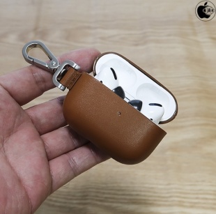 Native Union Leather AirPods Pro Case with Clip