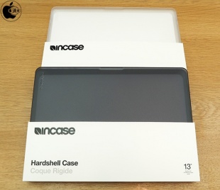 Incase 13インチHardshell Case for MacBook Air W/Retina Display Dots 2020