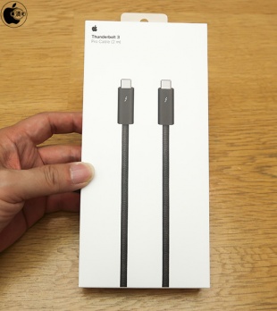 Apple Thunderbolt 3 Proケーブル（2m）