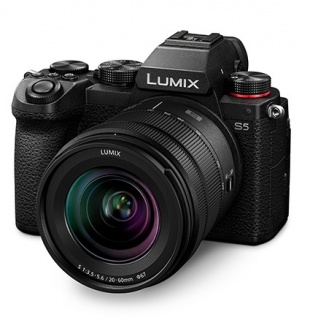 LUMIX S5