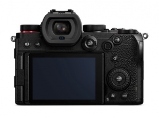 LUMIX S5