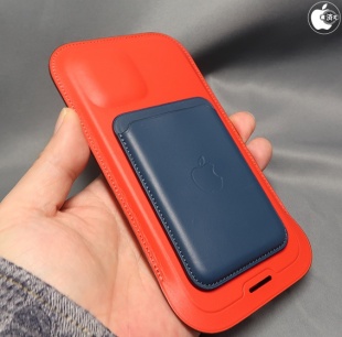 MagSafe対応iPhone 12 & iPhone 12 Proレザースリーブ