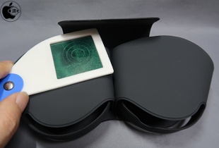 AirPods Max with Smart Case