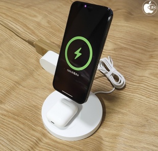 Belkin BOOST↑CHARGE PRO 2-in-1 Wireless Charger Stand with MagSafe
