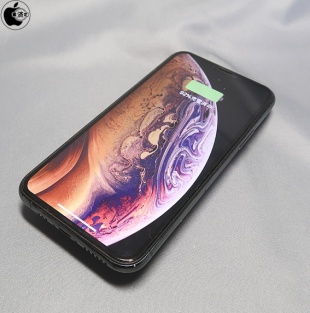 MagSafe バッテリーパック:iPhone 11 Pro