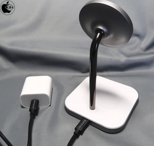 Satechi アルミニウム 2-in-1 マグネット ワイヤレス 充電スタンド