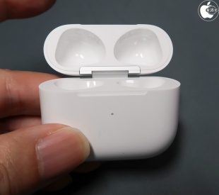 AirPods (3rd generation)充電ケース
