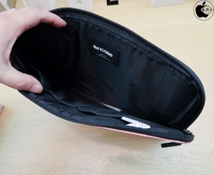 Incase 13インチCompact Sleeve in Flight Nylon for MacBook Air and MacBook Pro