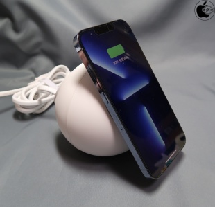 Anker 637 Magnetic Charging Station