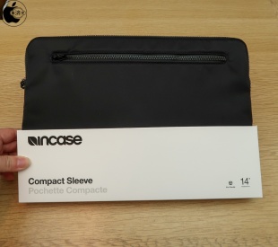 Incase Compact Sleeve in Flight Nylon for 14インチMacBook Pro