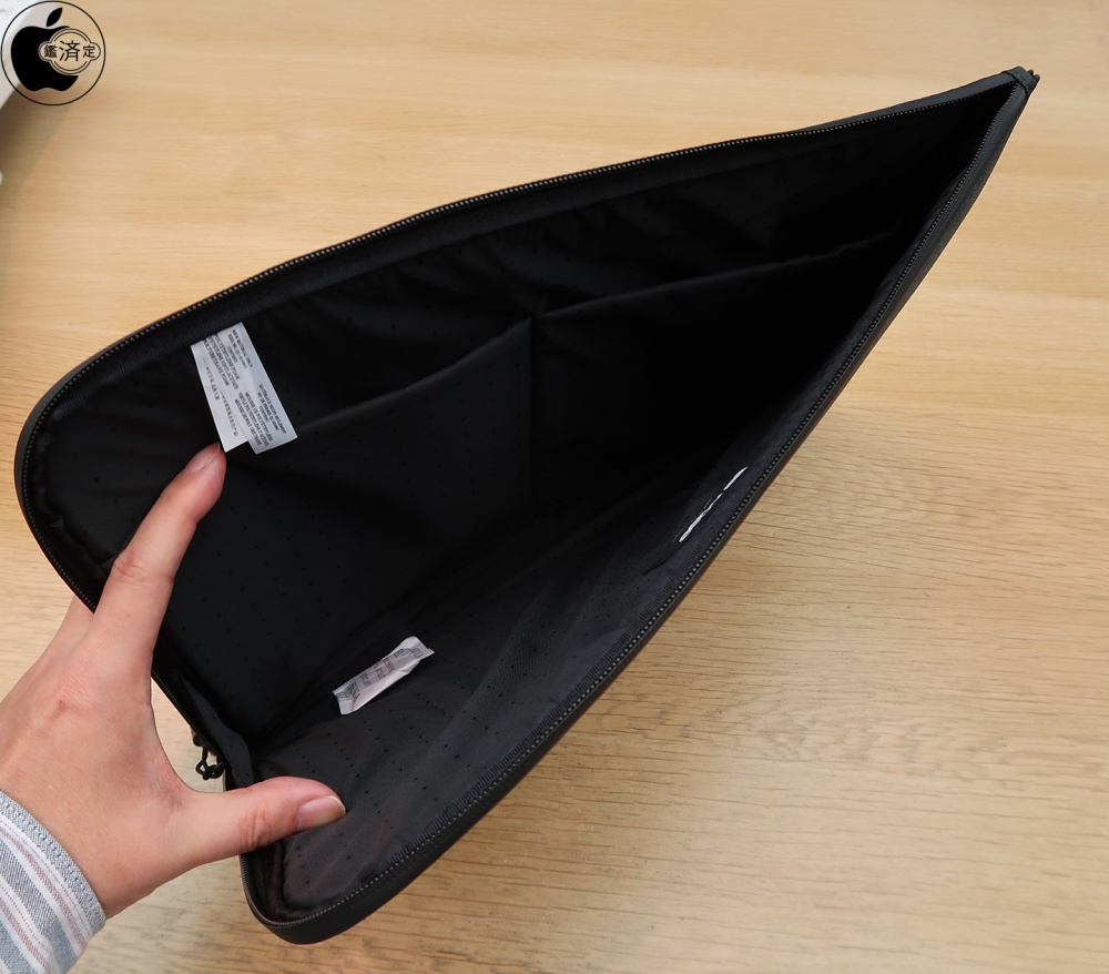 Incase Facet Sleeve for 16インチMacBook Pro