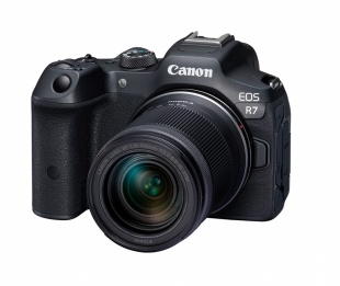 EOS R7