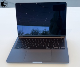 MacBook Pro (13-inch, M2, 2022)