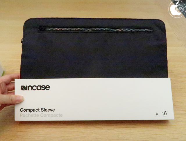 Incase Compact Sleeve in Flight Nylon for 16インチMacBook Pro