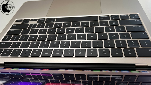 MacBook Air (M2, 2022)