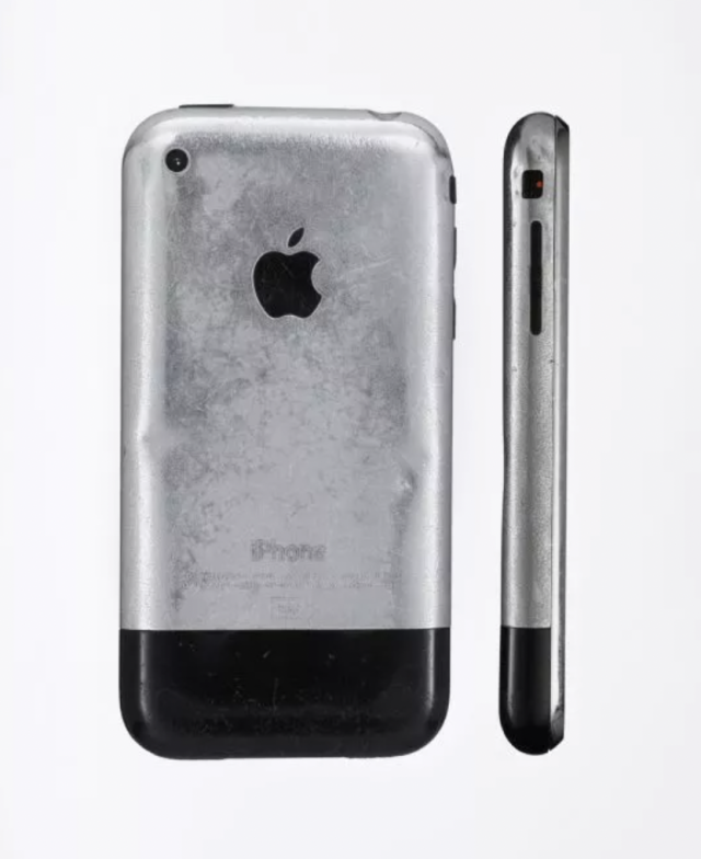 Designed by Apple in California：iPhone