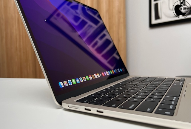 MacBook Air (M2, 2022)
