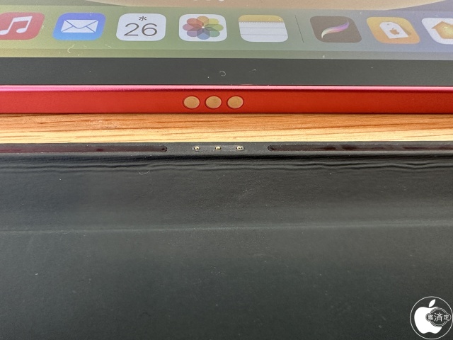 iPad (第10世代)：Smart Connector