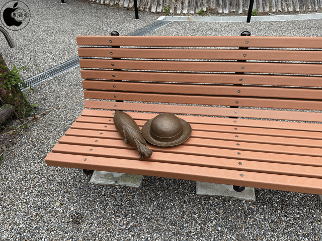 ジブリパーク内ベンチ