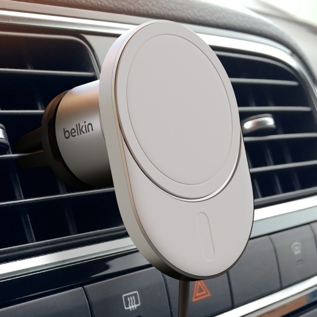 Belkin BOOST↑CHARGE PRO Wireless Car Charger with MagSafe