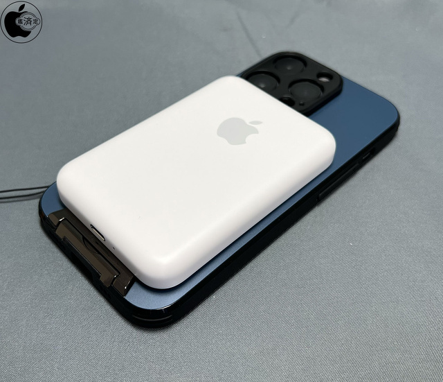 Muxi iPhone 14 Pro ケース Invis-Stand