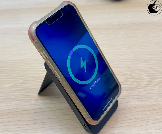 Apple Store、mophieのMagSafe対応ポータブルバッテリー「mophie