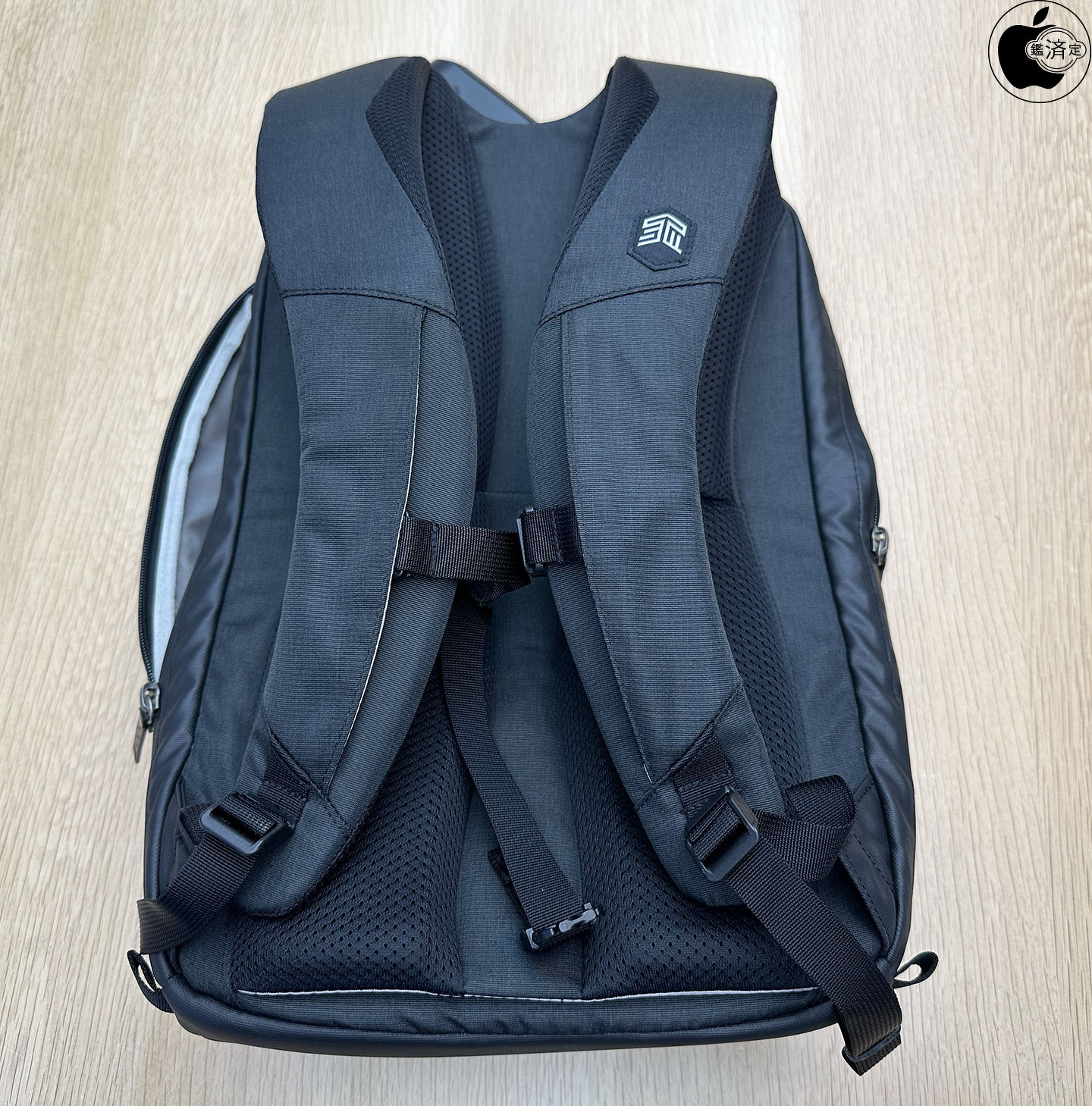 Apple Store、STM Goodsのバックパック「STM Myth Backpack 18L」を ...