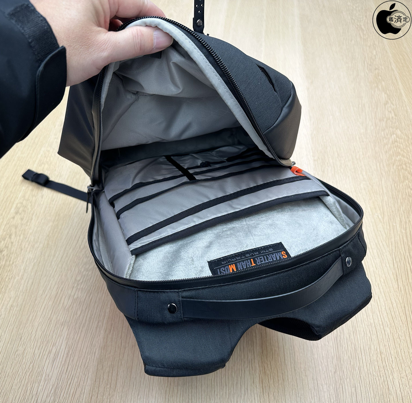 Apple Store、STM Goodsのバックパック「STM Myth Backpack 18L」を ...