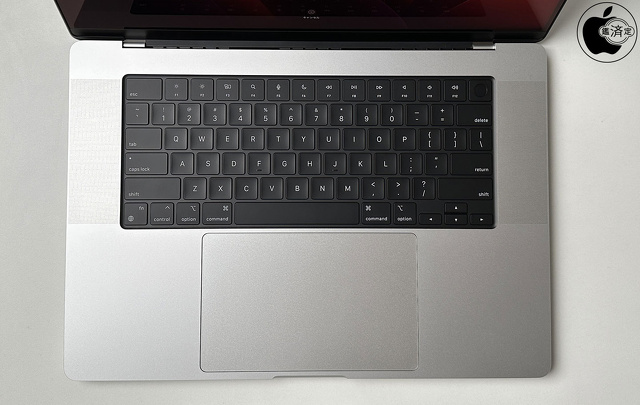 MacBook Pro (16-inch, 2023)のキーボードとトラックパッド