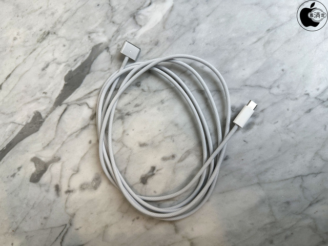 Apple USB-C - MagSafe 3ケーブル
